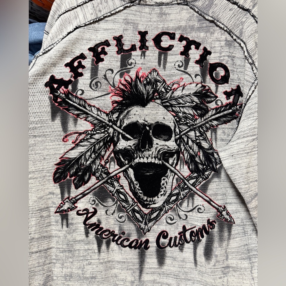 Men’s Afflication reversible War Tribal shirt
New with tags size Xxl 2x